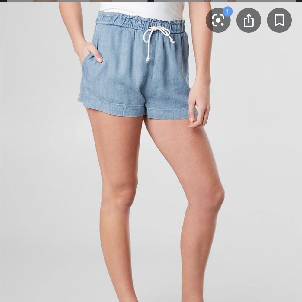 ✨3 for 35✨ RVCA drawstring shorts